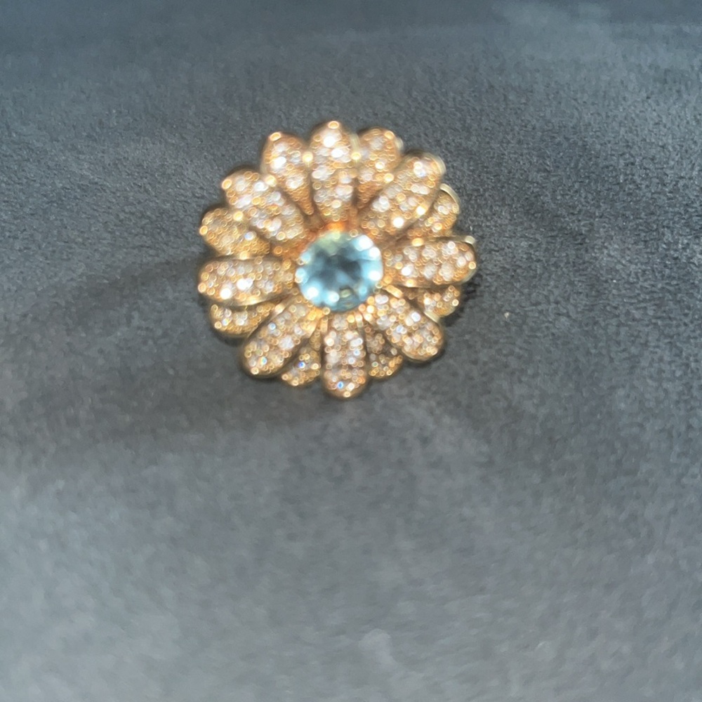 Nwot Stunning Crystal Flower Statement Ring - Gol… - image 3